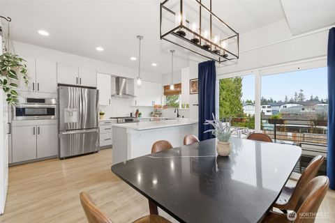 Photo of 806 164th Street SW #B3, Lynnwood, WA 98037 (MLS # 2505984)