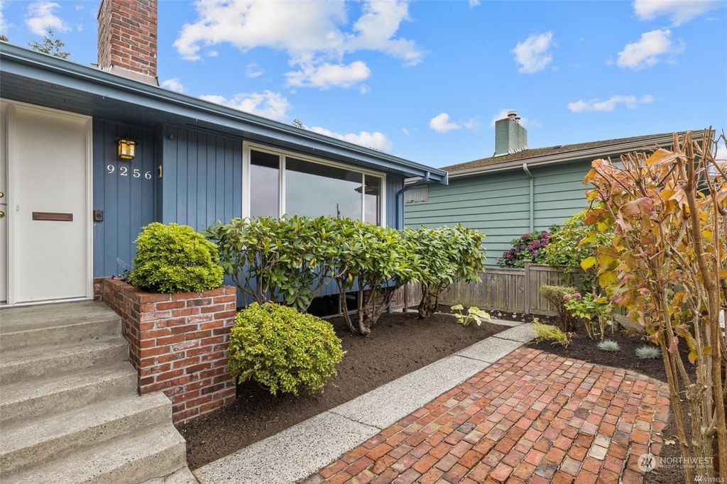 Photo of 9256 20th Avenue NW, Seattle, WA 98117 (MLS # 2013522)