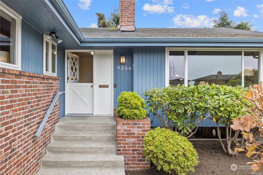 Photo of 9256 20th Avenue NW, Seattle, WA 98117 (MLS # 2013522)