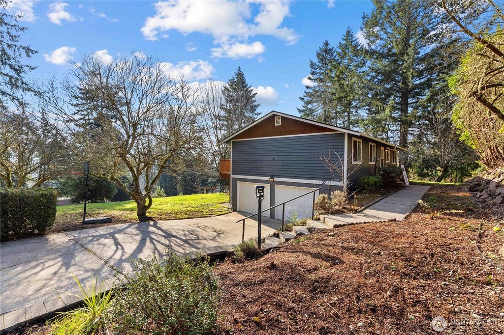 Photo of 32 Madrona Place, Dupont, WA 98327 (MLS # 2473184)