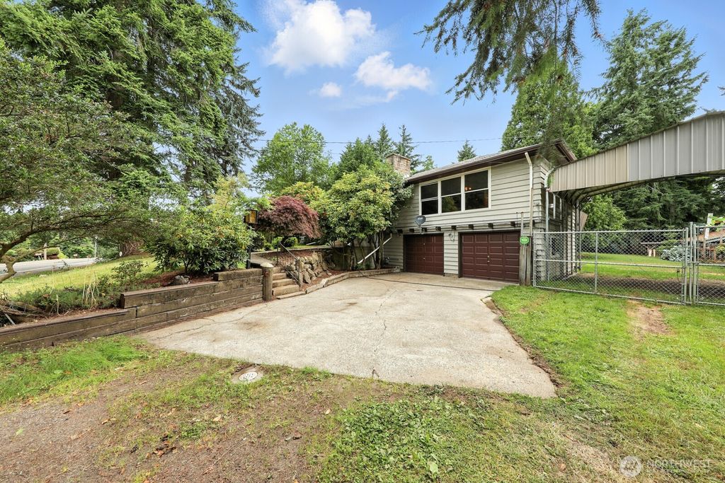 Photo of 17562 SE 134th Street, Renton, WA 98059 (MLS # 2406171)