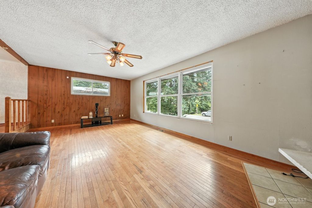 Photo of 17562 SE 134th Street, Renton, WA 98059 (MLS # 2406171)
