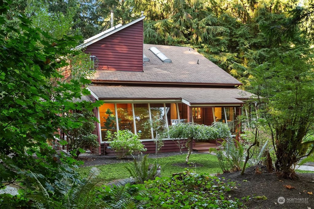 Photo of 18407 228th Avenue NE, Woodinville, WA 98077 (MLS # 2158294)