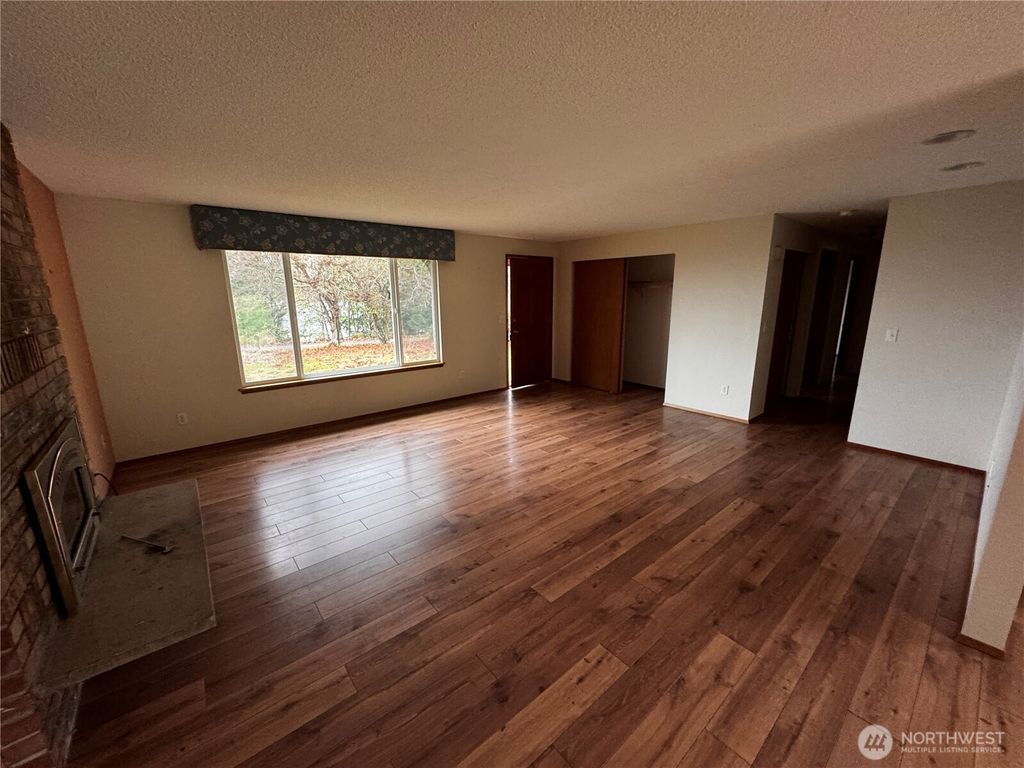 Photo of 967 Edgecliff Drive, Langley, WA 98260 (MLS # 2460303)