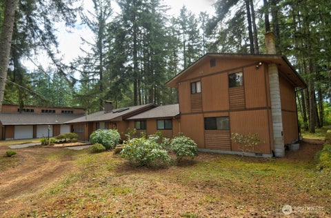 Photo of 11125 Charm Road SE, Rainier, WA 98576 (MLS # 2590184)