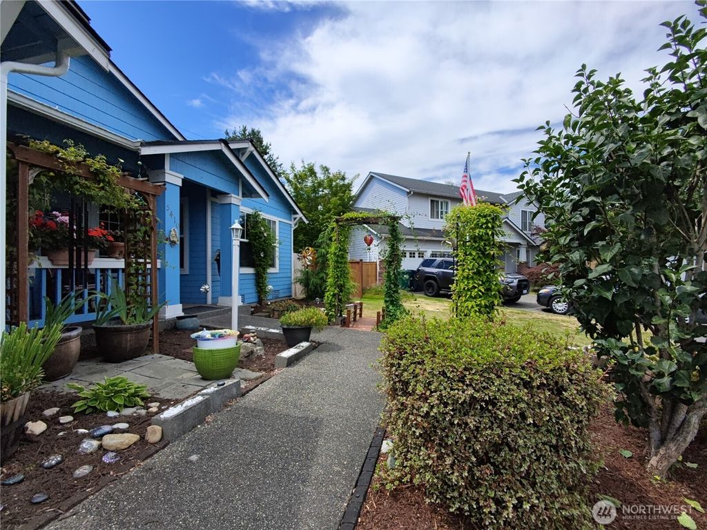 Photo of 5410 64th Place NE, Marysville, WA 98270 (MLS # 2556998)