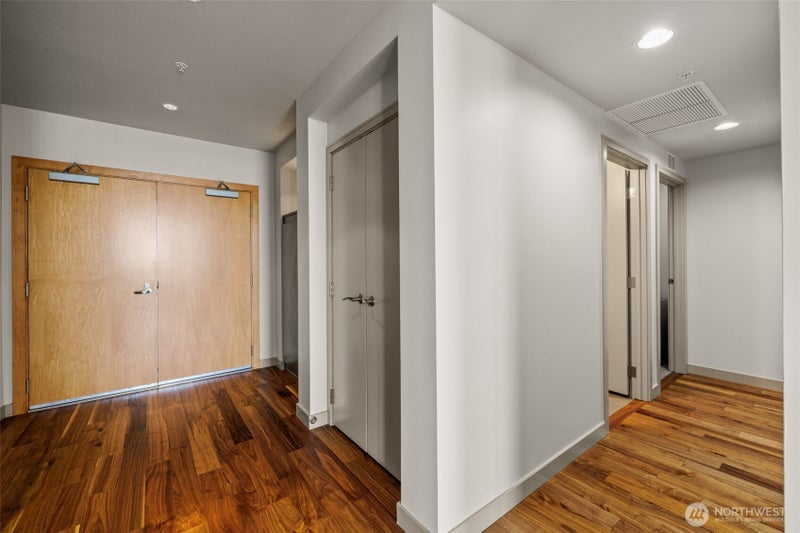 10610 NE 9th Place 2307