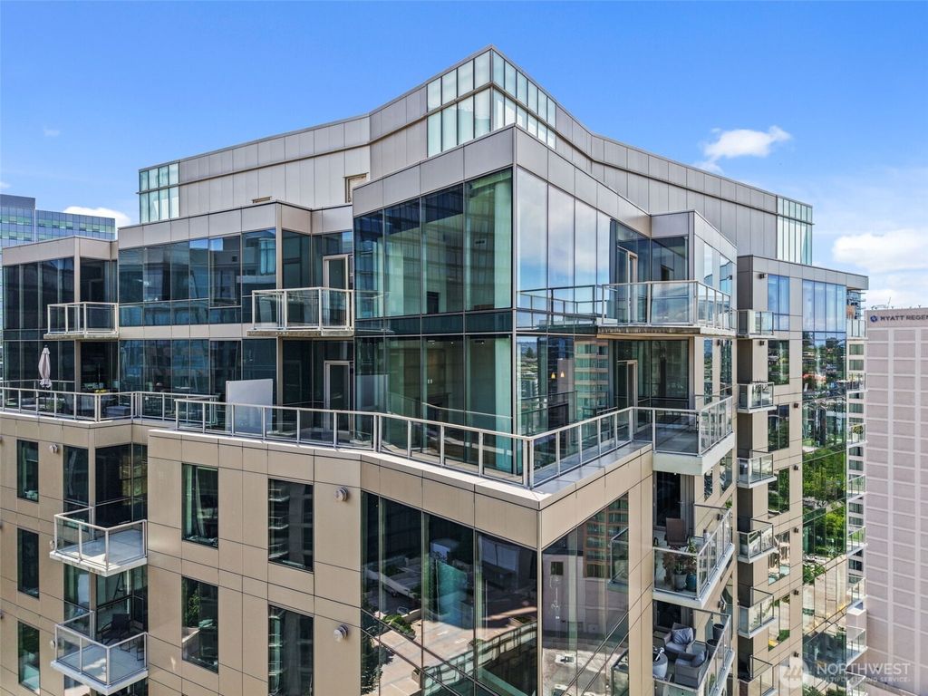 Photo of 10610 NE 9th Place #2307, Bellevue, WA 98004 (MLS # 2527480)