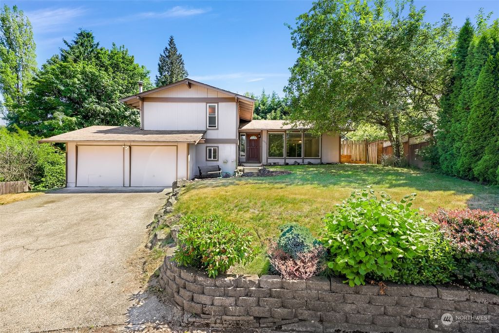 Photo of 12639 SE 75th Street, Newcastle, WA 98056 (MLS # 2139737)