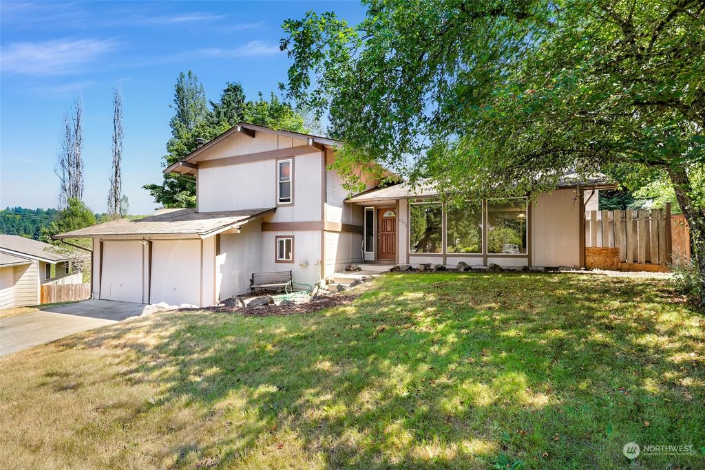 Photo of 12639 SE 75th Street, Newcastle, WA 98056 (MLS # 2139737)