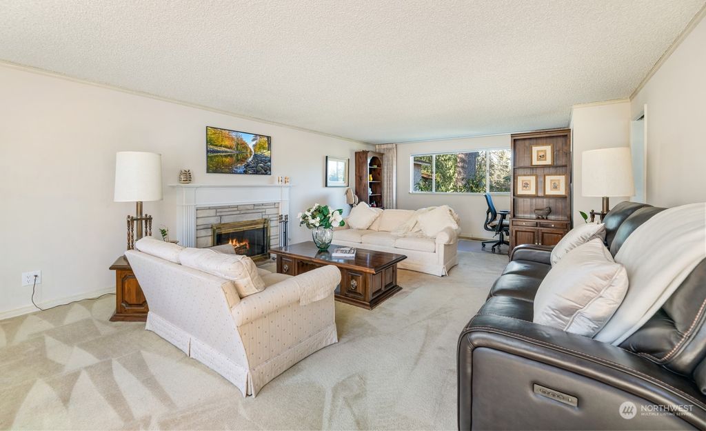 Photo of 5811 129 Avenue SE, Bellevue, WA 98006 (MLS # 2203827)
