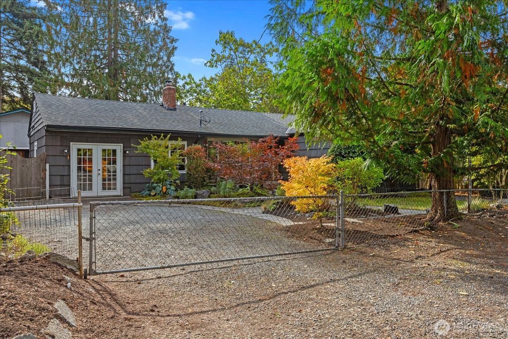 Photo of 3009 NE 135th Street, Seattle, WA 98125 (MLS # 2444631)