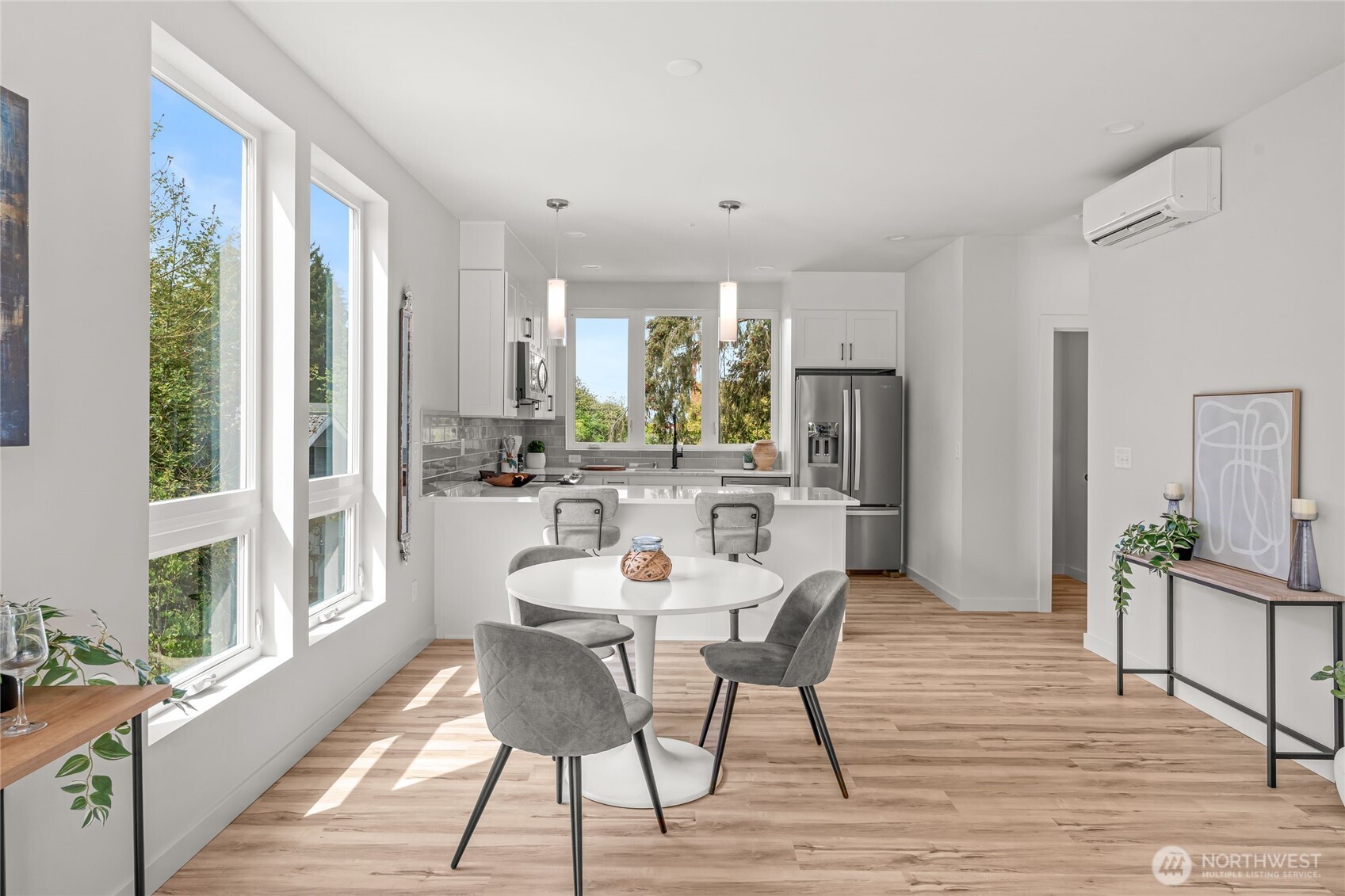 12225 Roseberg Avenue S 9