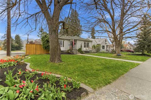 Photo of 520 S Franklin Avenue, Wenatchee, WA 98801 (MLS # 2501524)