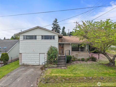 Photo of 8403 S 120th St St, Seattle, WA 98178 (MLS # 2512547)