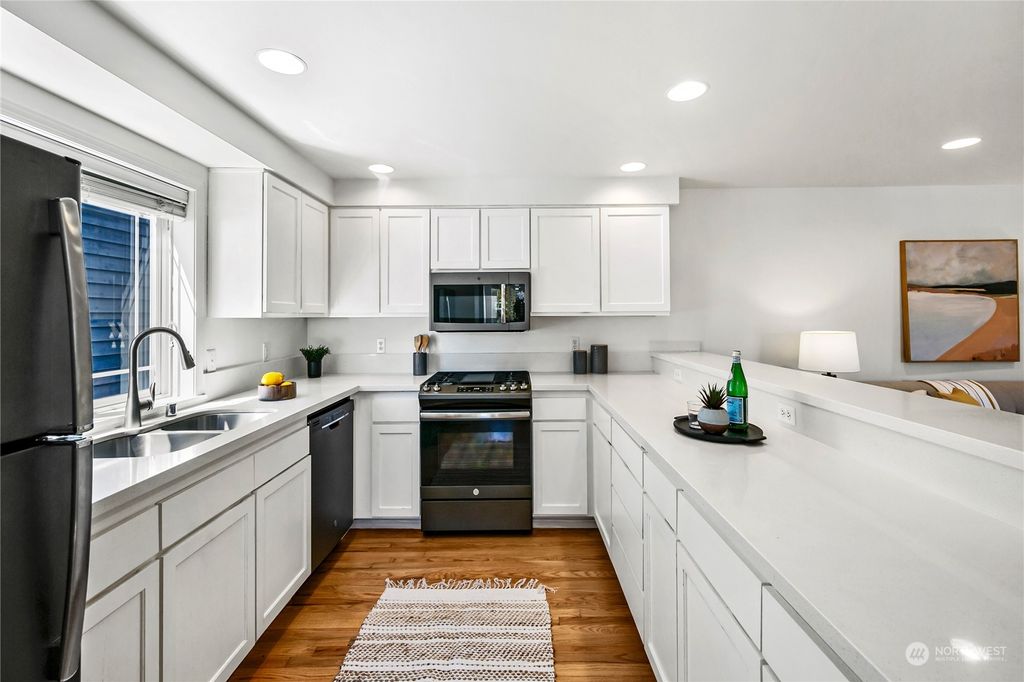 Photo of 3619 Dayton Avenue N, Seattle, WA 98103 (MLS # 2235994)