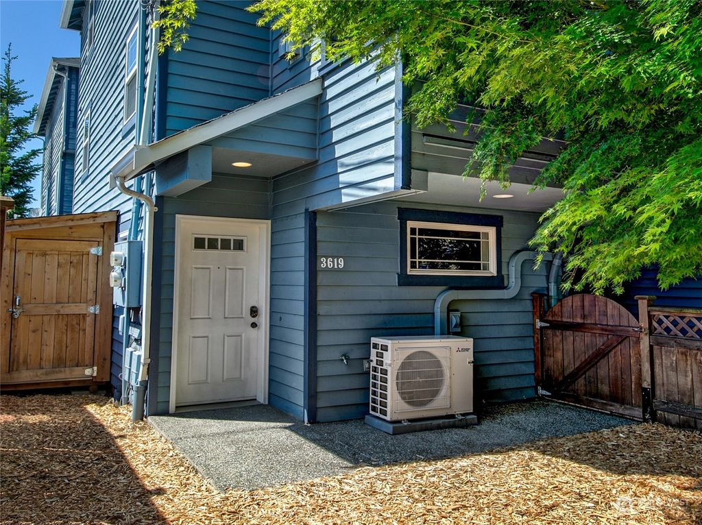 Photo of 3619 Dayton Avenue N, Seattle, WA 98103 (MLS # 2235994)
