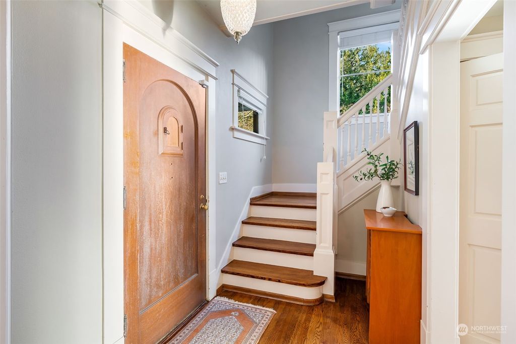 Photo of 4223 NE 33rd Street, Seattle, WA 98105 (MLS # 2195519)