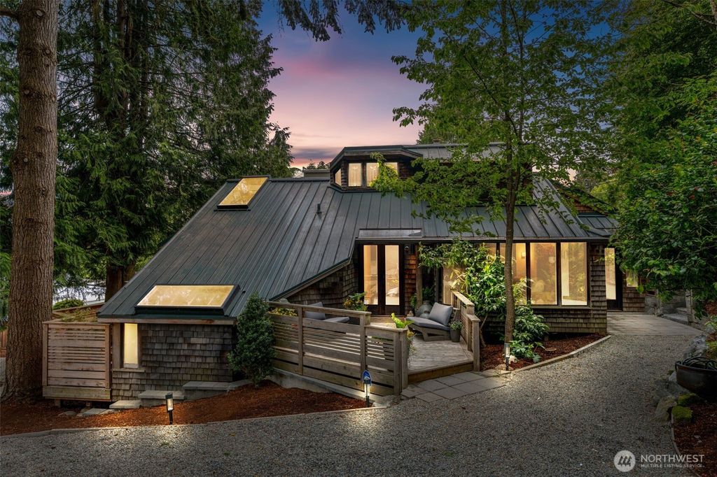 Photo of 9629 California Avenue SW, Seattle, WA 98136 (MLS # 2522038)