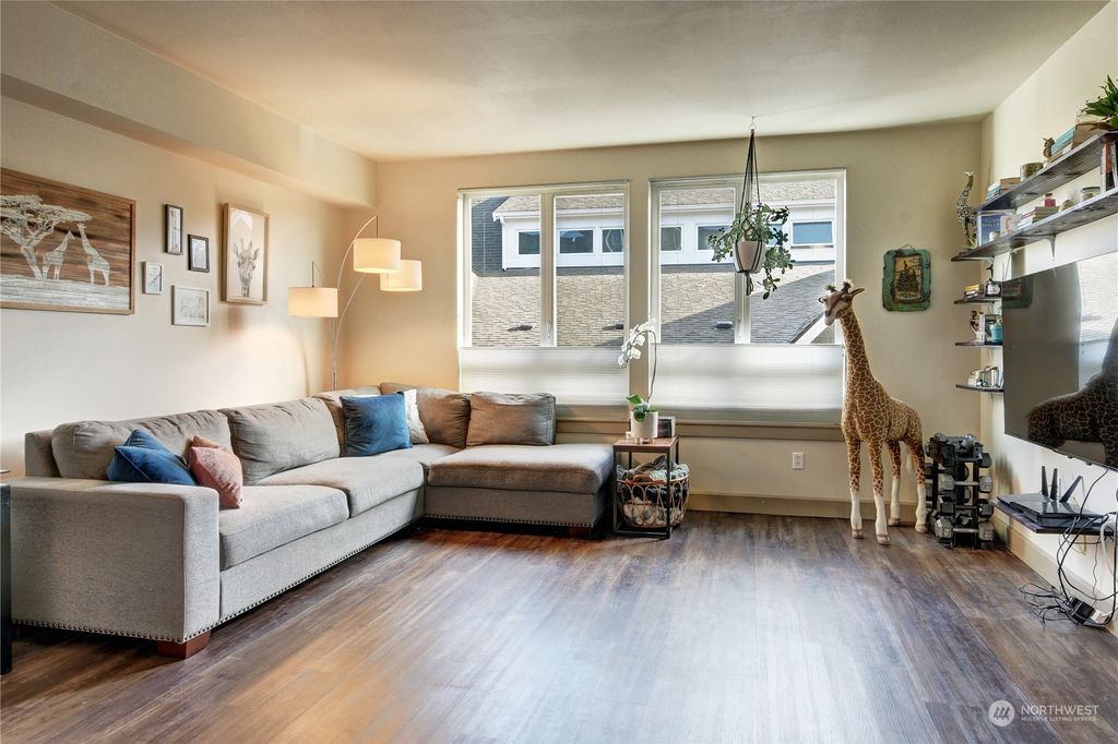 Photo of 1880 25th Avenue NE #313, Issaquah, WA 98029 (MLS # 2027289)