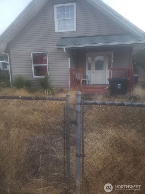 Photo of 863 S 86th Street, Tacoma, WA 98444 (MLS # 2579883)