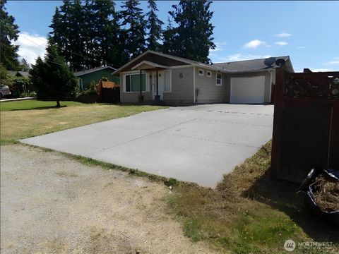 Photo of 2000 E Highland Avenue, Mount Vernon, WA 98273 (MLS # 2515862)