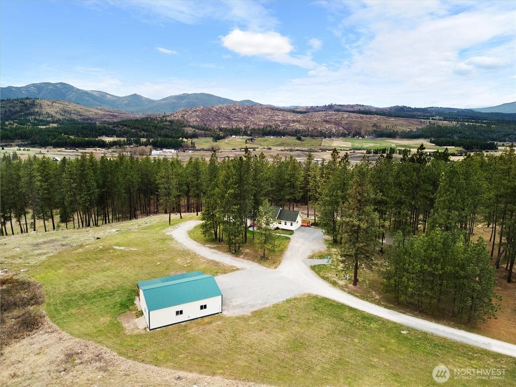 Photo of 980 D Westover Road #D, Colville, WA 99114 (MLS # 2500017)