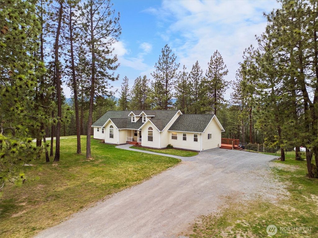 Photo of 980 D Westover Road #D, Colville, WA 99114 (MLS # 2500017)