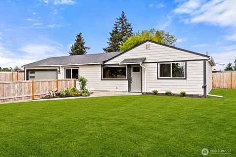 Photo of 10621 Cronins Drive SW, Lakewood, WA 98499 (MLS # 2520286)