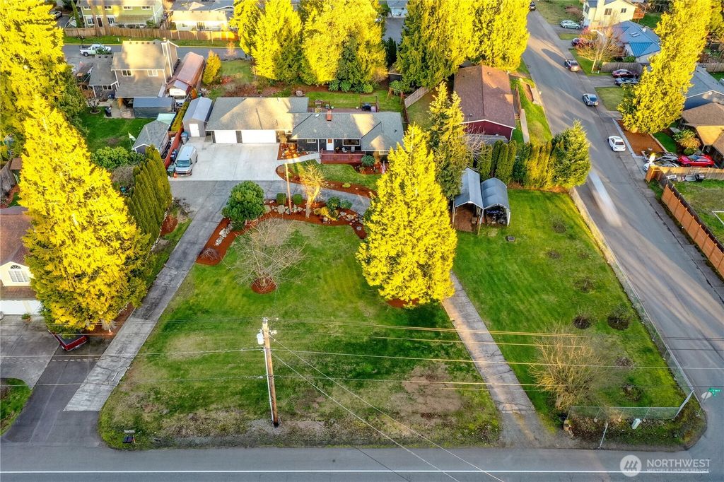 Photo of 30052 37th Avenue S, Auburn, WA 98001 (MLS # 2343066)