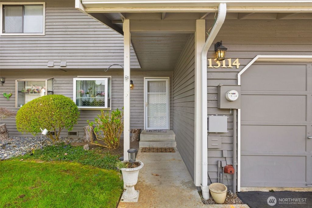 Photo of 13114 114th Lane NE, Kirkland, WA 98034 (MLS # 2500815)