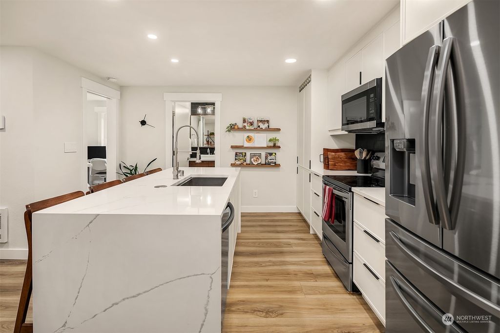 Photo of 1300 University Street #5C, Seattle, WA 98101 (MLS # 2198070)