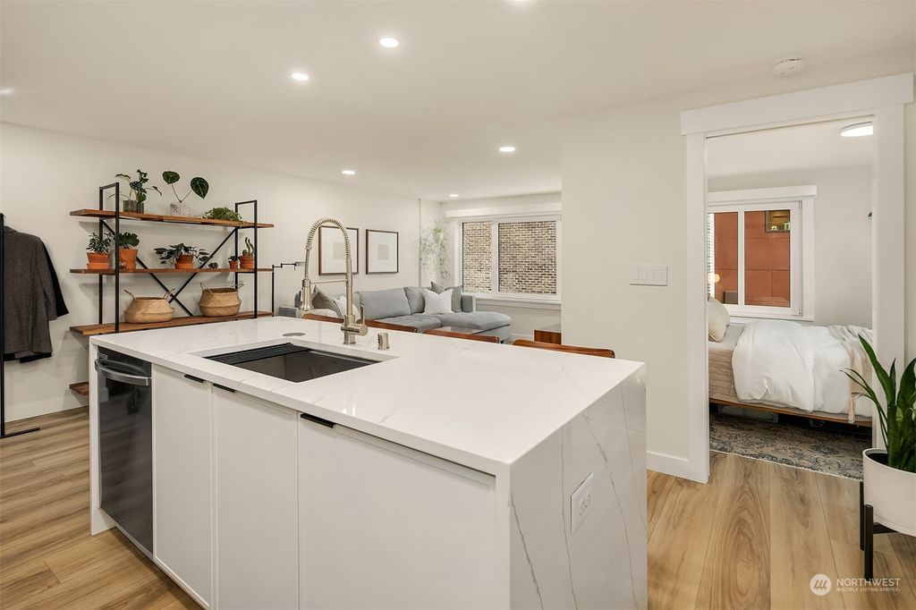 Photo of 1300 University Street #5C, Seattle, WA 98101 (MLS # 2198070)