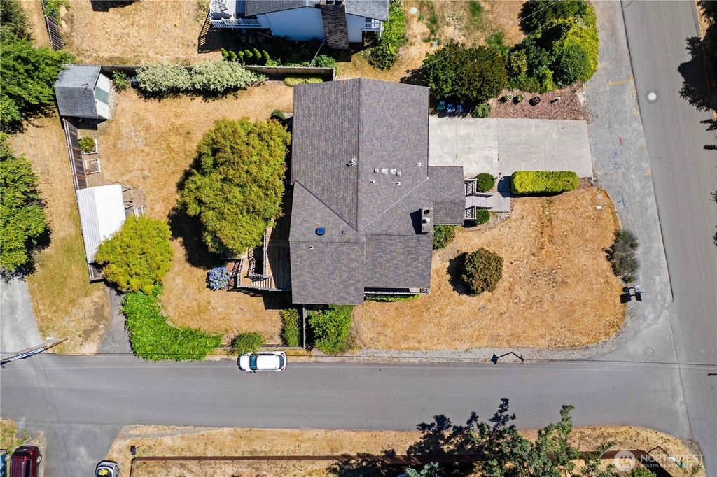 Photo of 30202 30th Ave SW Ave, Federal Way, WA 98023 (MLS # 2409767)