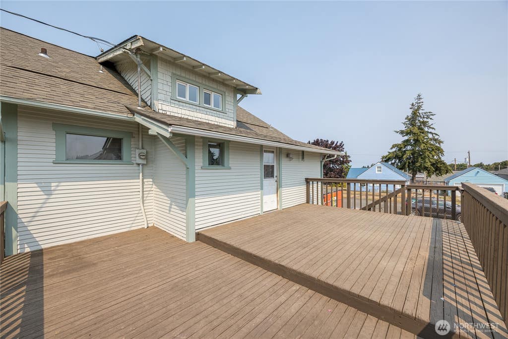 Photo of 903 S Peabody Street, Port Angeles, WA 98362 (MLS # 2566354)