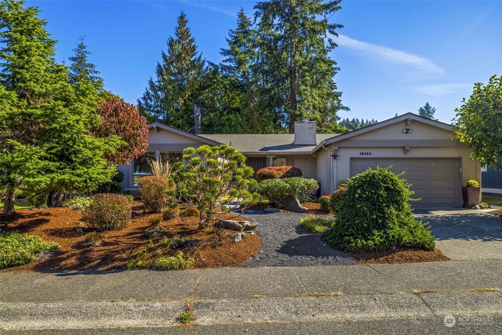 Photo of 16124 133rd Place SE, Renton, WA 98058 (MLS # 2243604)