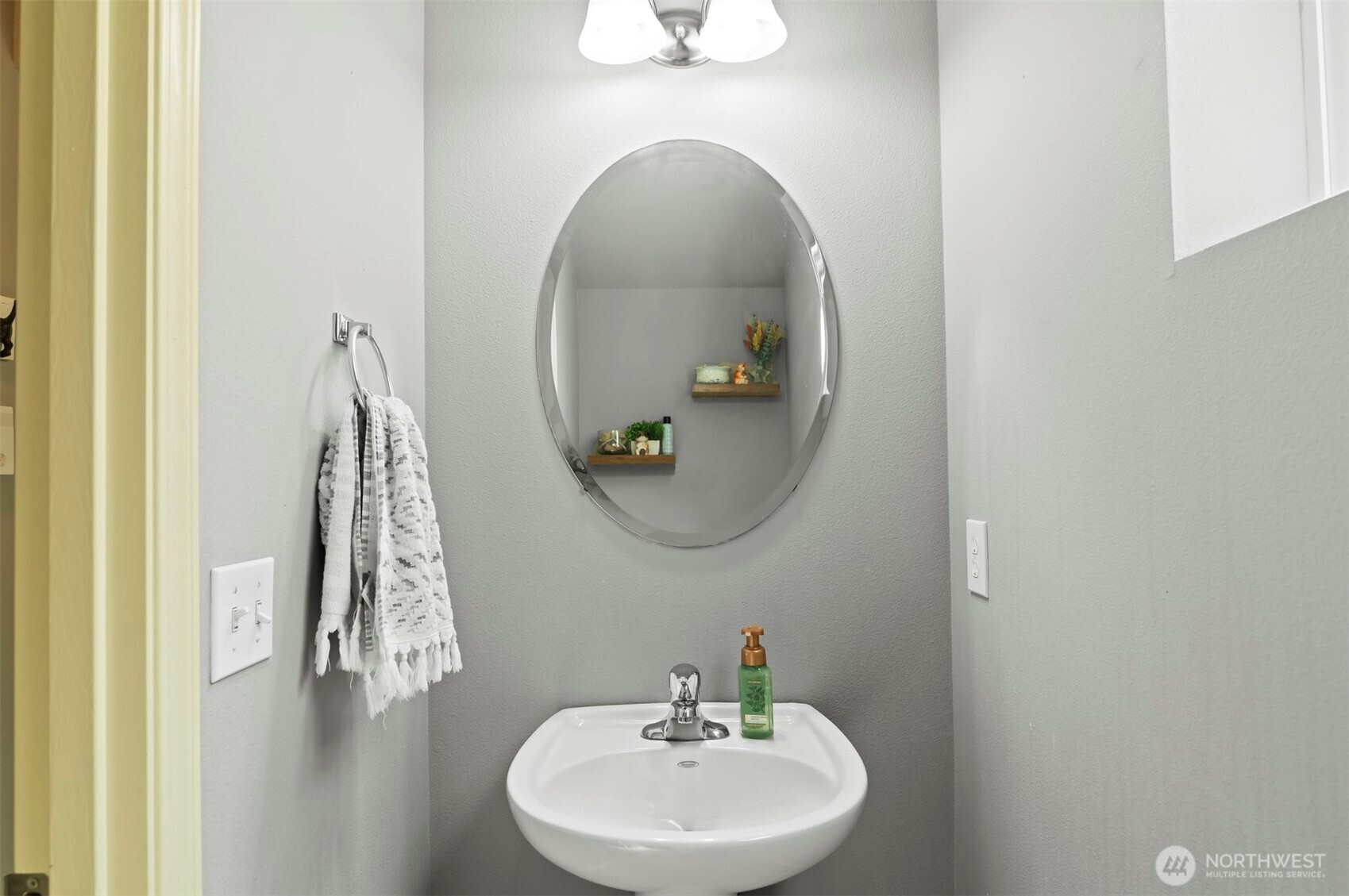 Lynnwood, Washington 98087, United States, 4 Bedrooms Bedrooms, ,3 BathroomsBathrooms,Residential,Active,143394