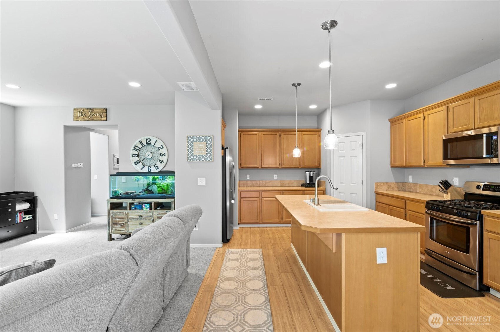 Lynnwood, Washington 98087, United States, 4 Bedrooms Bedrooms, ,3 BathroomsBathrooms,Residential,Active,143394