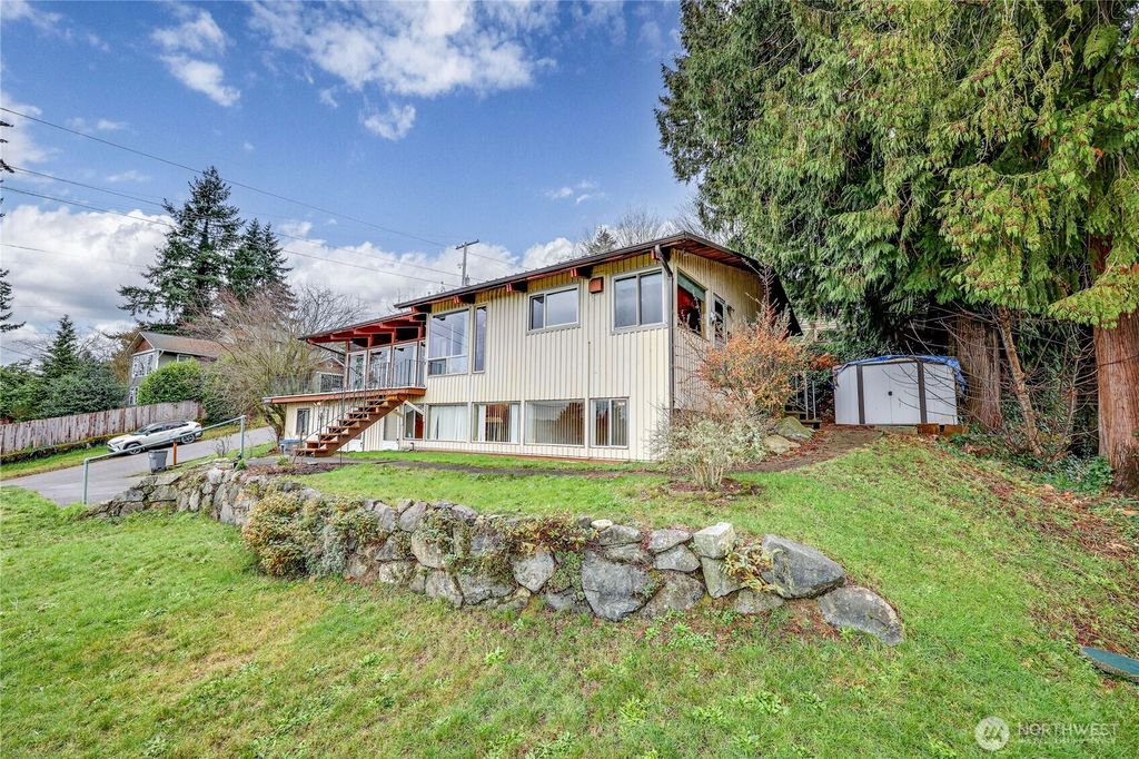 Photo of 3304 Farragut Street, Bremerton, WA 98312 (MLS # 2468200)