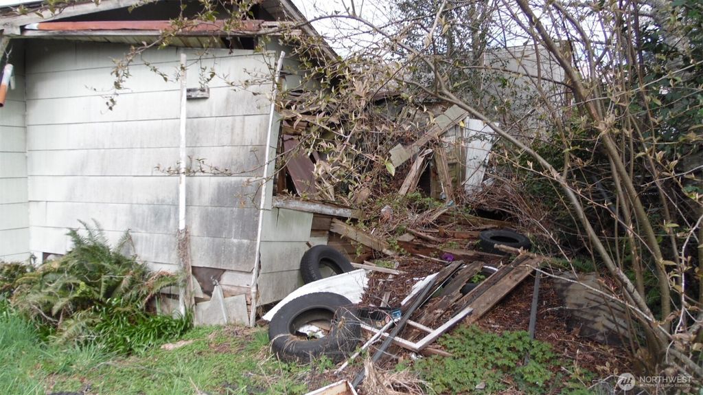 Photo of 611 Adams Avenue, Morton, WA 98356 (MLS # 2502707)