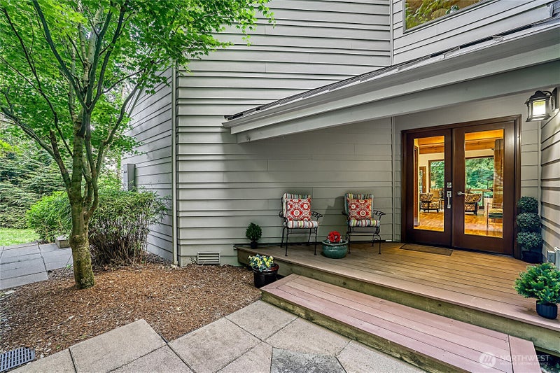 13020 Squak Mountain Road SE