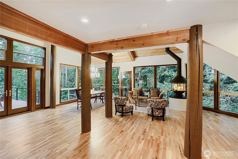 13020 Squak Mountain Road SE