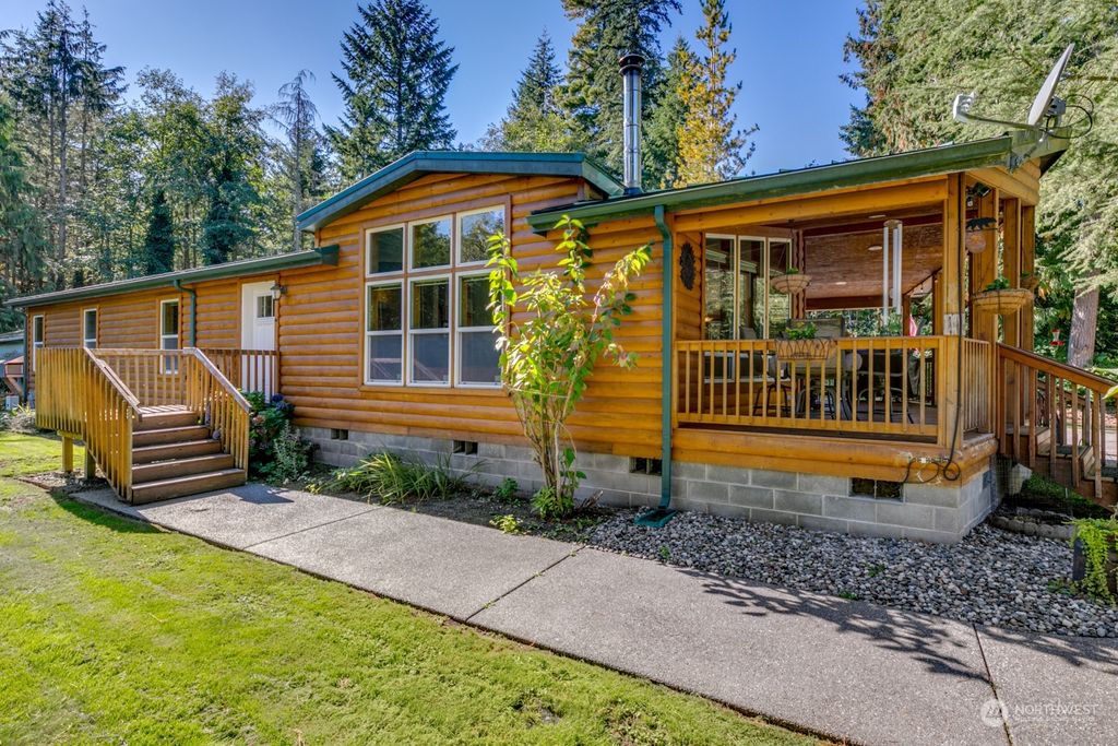 Photo of 10114 231 Place SE, Woodinville, WA 98077 (MLS # 2210982)