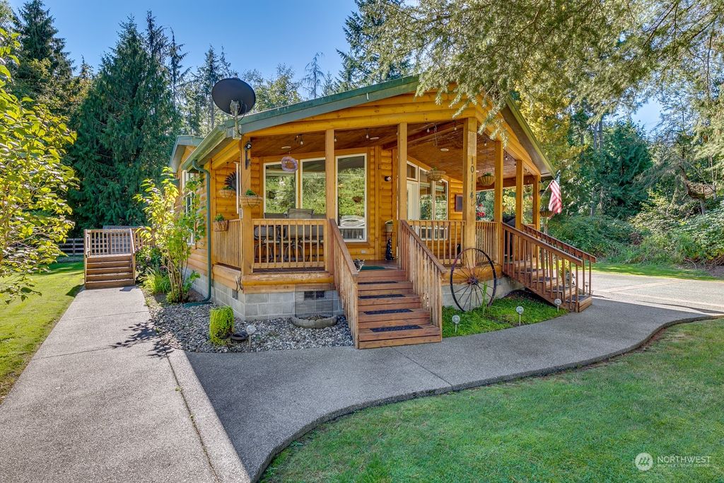 Photo of 10114 231 Place SE, Woodinville, WA 98077 (MLS # 2210982)