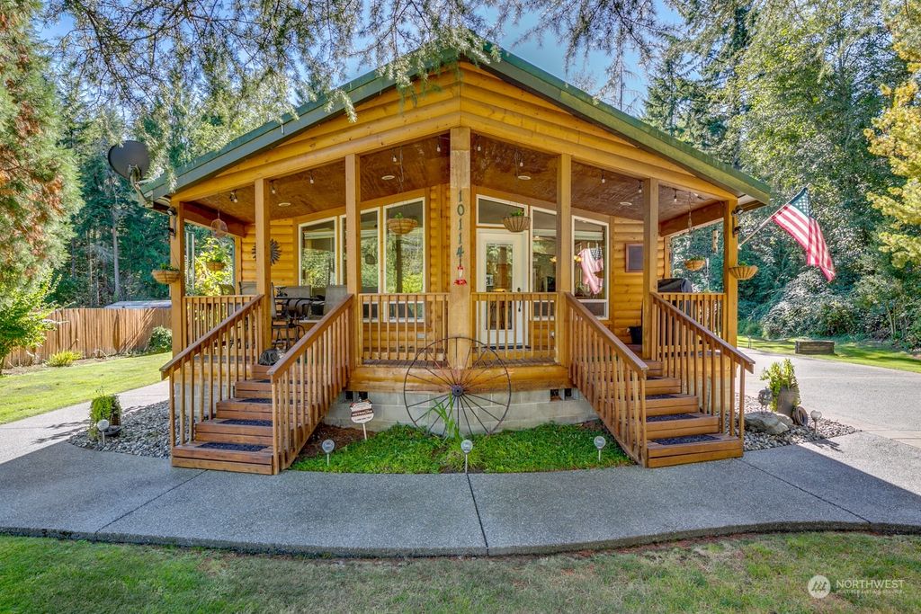 Photo of 10114 231 Place SE, Woodinville, WA 98077 (MLS # 2210982)