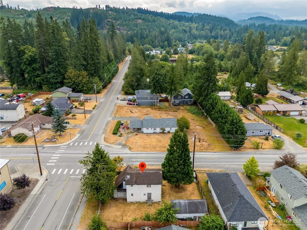 Photo of 200 S Alder Avenue, Granite Falls, WA 98252 (MLS # 2417763)