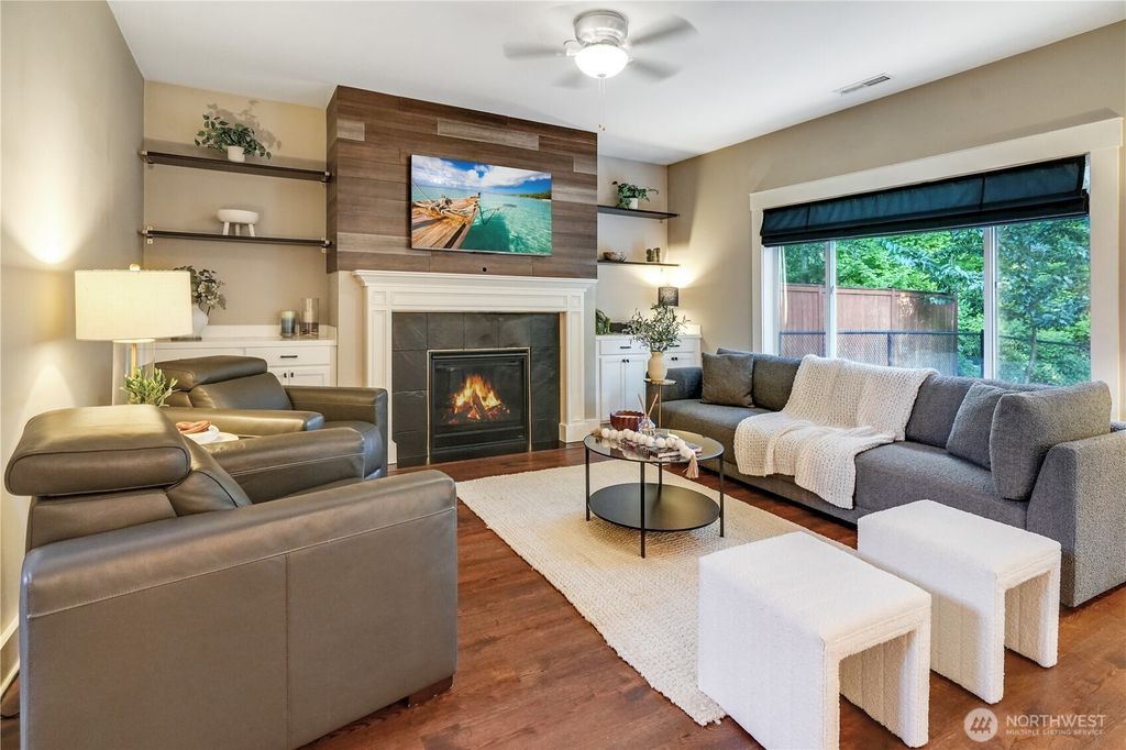 Photo of 15549 SE 160th Place, Renton, WA 98058 (MLS # 2423856)