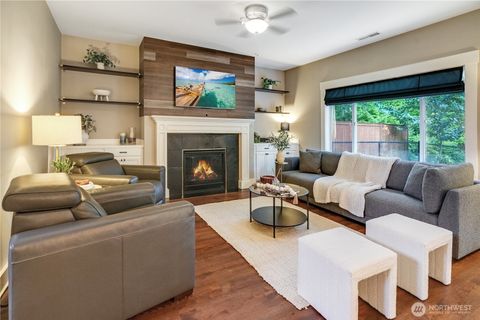 Photo of 15549 SE 160th Place, Renton, WA 98058 (MLS # 2423856)