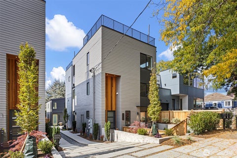Photo of 8039 Wallingford Avenue N, Seattle, WA 98103 (MLS # 2580223)