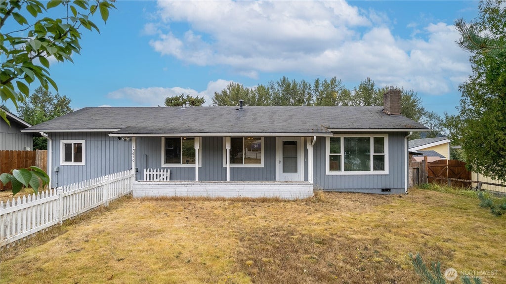 Photo of 17640 SE 121st Place, Renton, WA 98059 (MLS # 2577129)